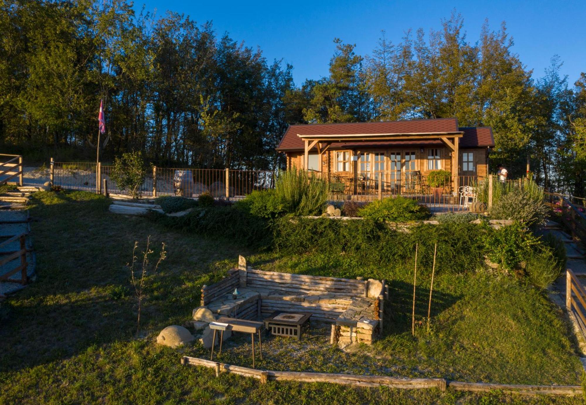Hotel Pian Del Mund Borgomale Exterior foto